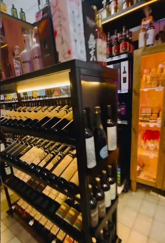 Publicación de Instagram de elcalizdorado_vinoteca